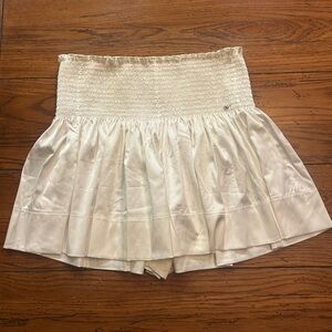 Flowy White Natural Life Daisy Shorts